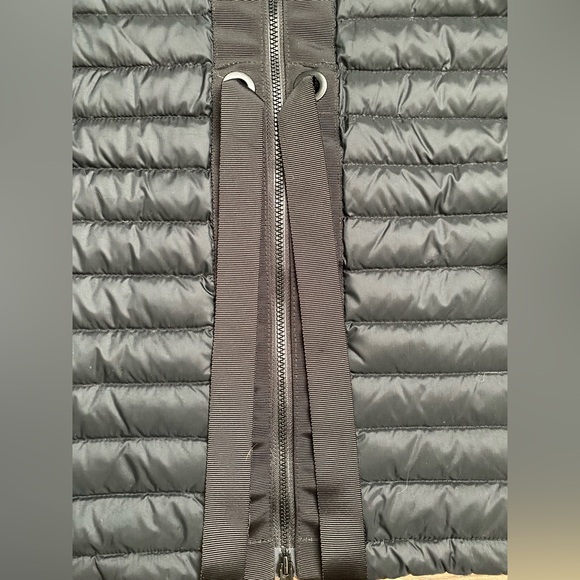 J McLaughlin Lightweight Down Puffer, size small - Picture 6 of 11